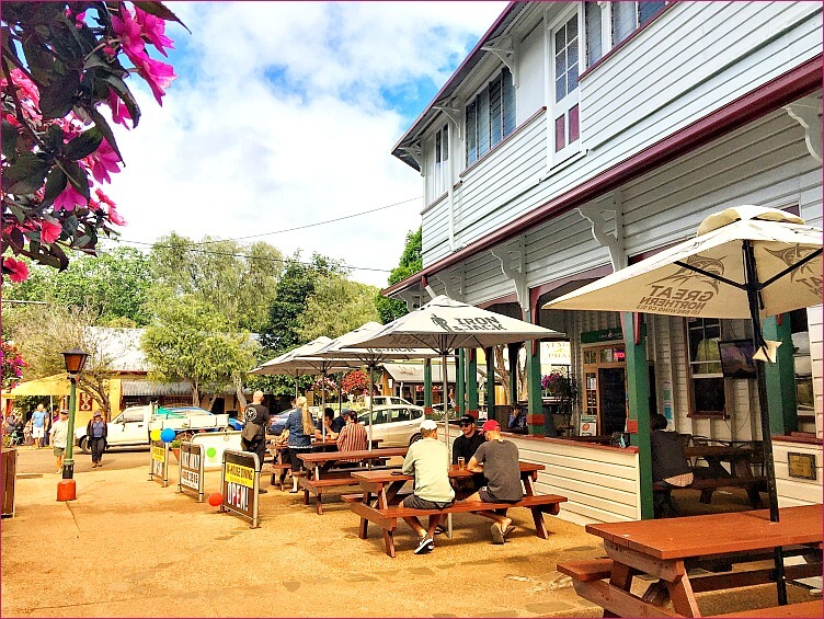 Yungaburra Hotel with Umbrella Shaded Outdoor Tables